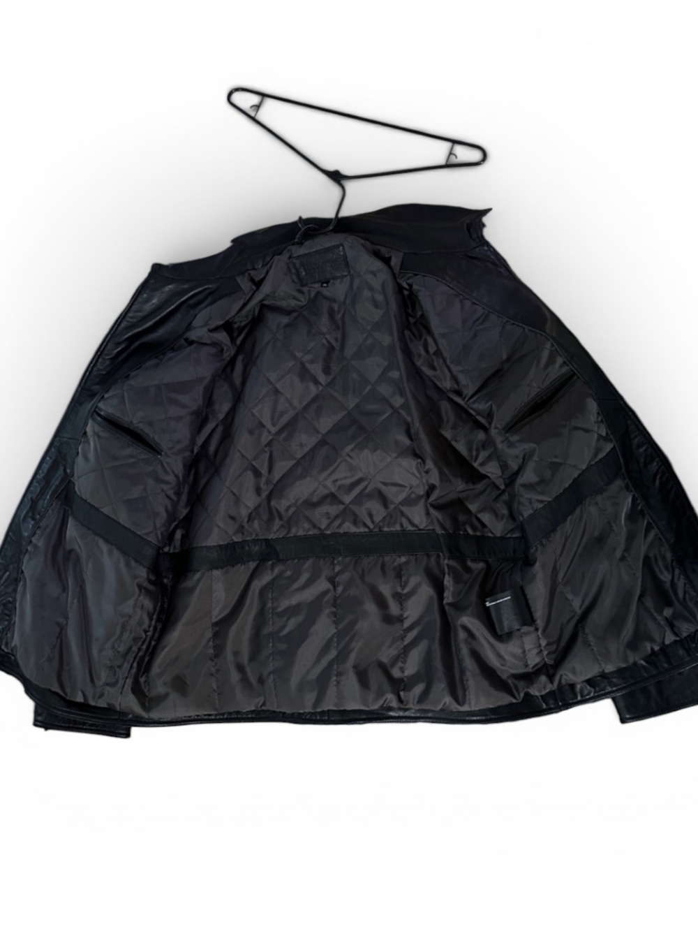 Perry Ellis Portfolio black leather jacket featuring a quilted interior lining - Picture 16 of 17